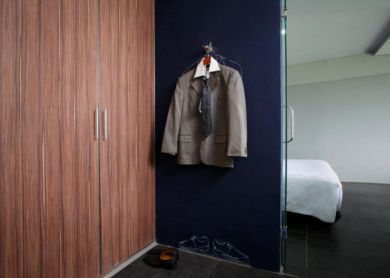 Berry Biz Hotel Sunset Road Семиньяк Экстерьер фото